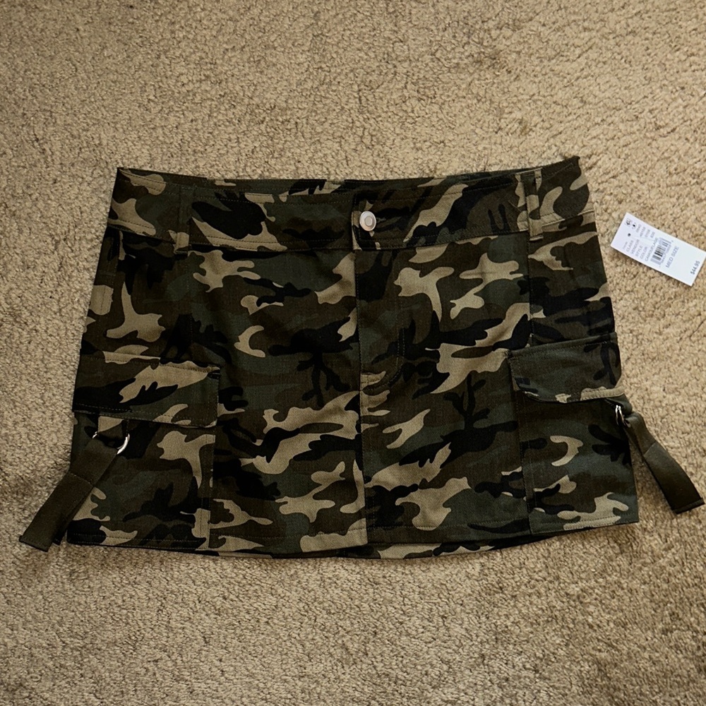 pacsun la hearts camouflage cargo mini skirt